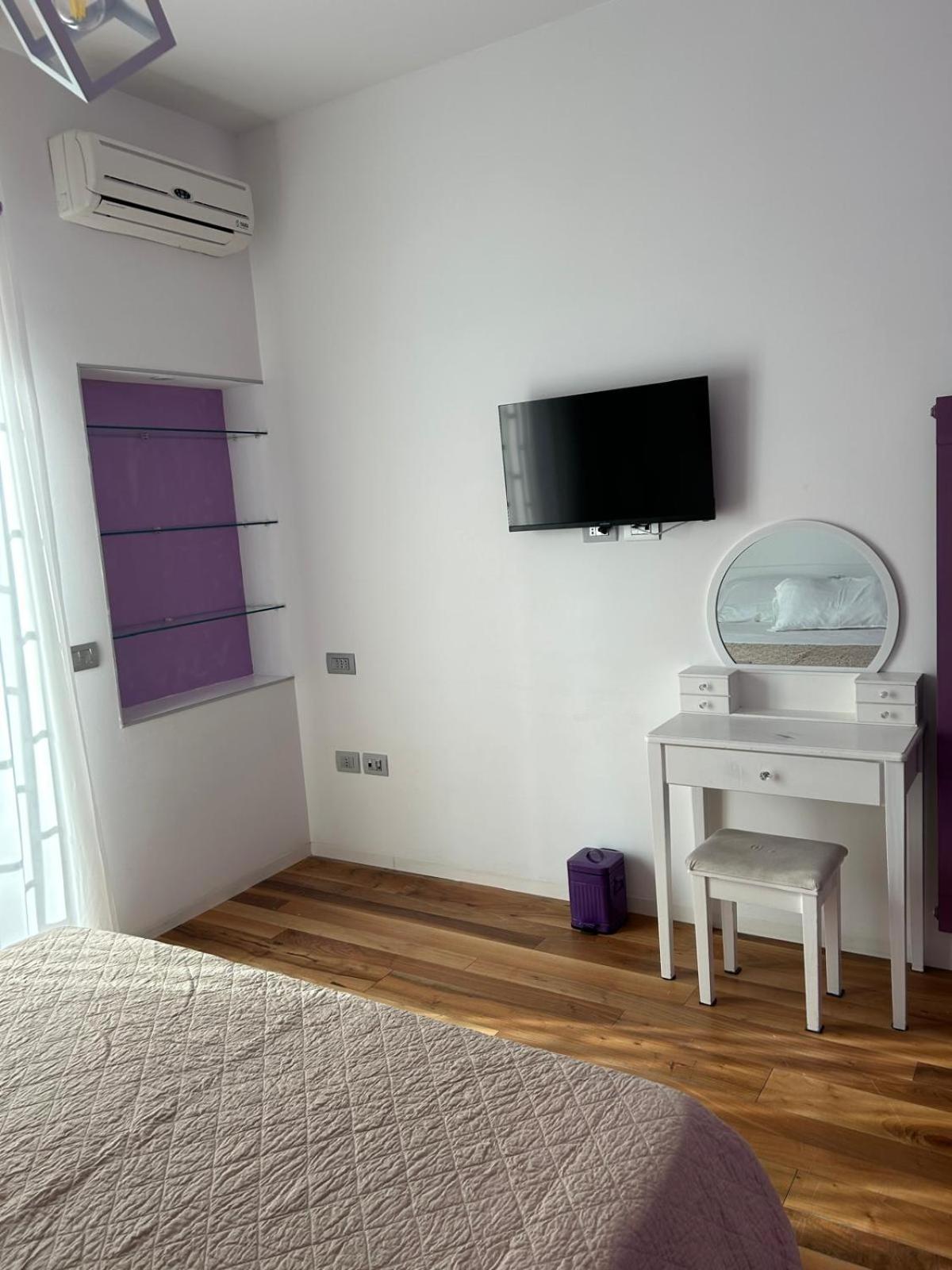 B&B Serangi - Il Piacere Di Sentirsi A Casa Cercola Zewnętrze zdjęcie